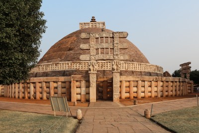 Stupa_1,_Sanchi_02.jpg
