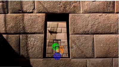 Coricancha fénêtre et 3 tables 4 a.JPG